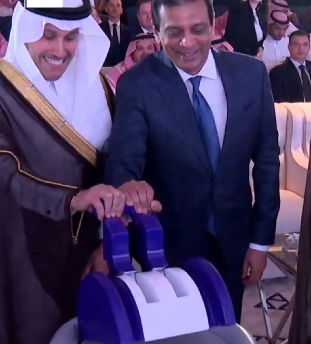 فيديكس العالمية تفتتح مركزها الرئيسي في الرياض .. فيديو