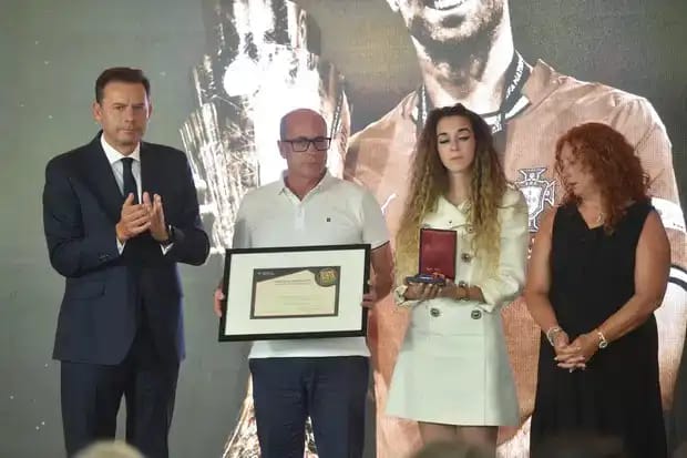 رونالدو يتأثر بشدة أثناء حفل تكريم الراحل جوتا .. فيديو