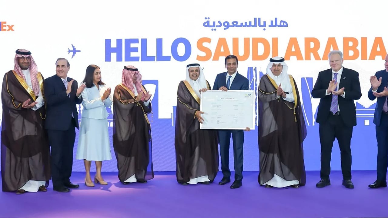 فيديكس العالمية تفتتح مركزها الرئيسي في الرياض .. فيديو