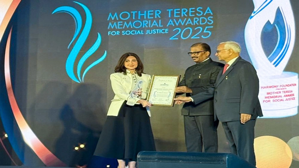 تكريم عالمي للدكتورة هبة السويدي بجائزة الأم تريزا للسلام والعدالة الاجتماعية