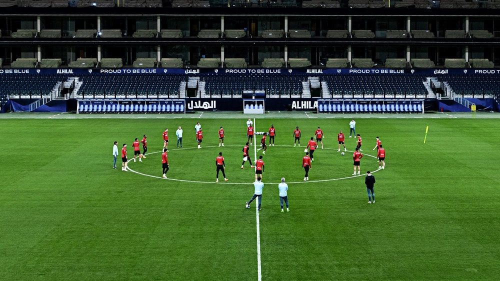 الهلال يخوض تدريباته في المملكة أرينا