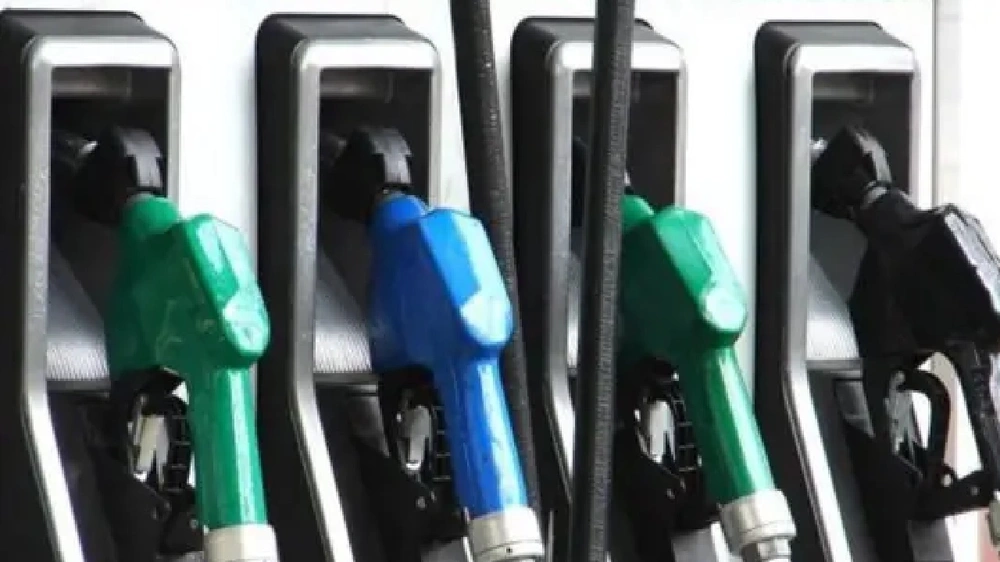 إغلاق 3 محطات وقود مخالفة في جدة والشرقية وتبوك