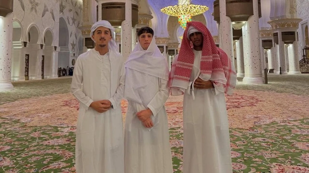 لامين يامال يزور مسجد الشيخ زايد بأبو ظبي .. صور