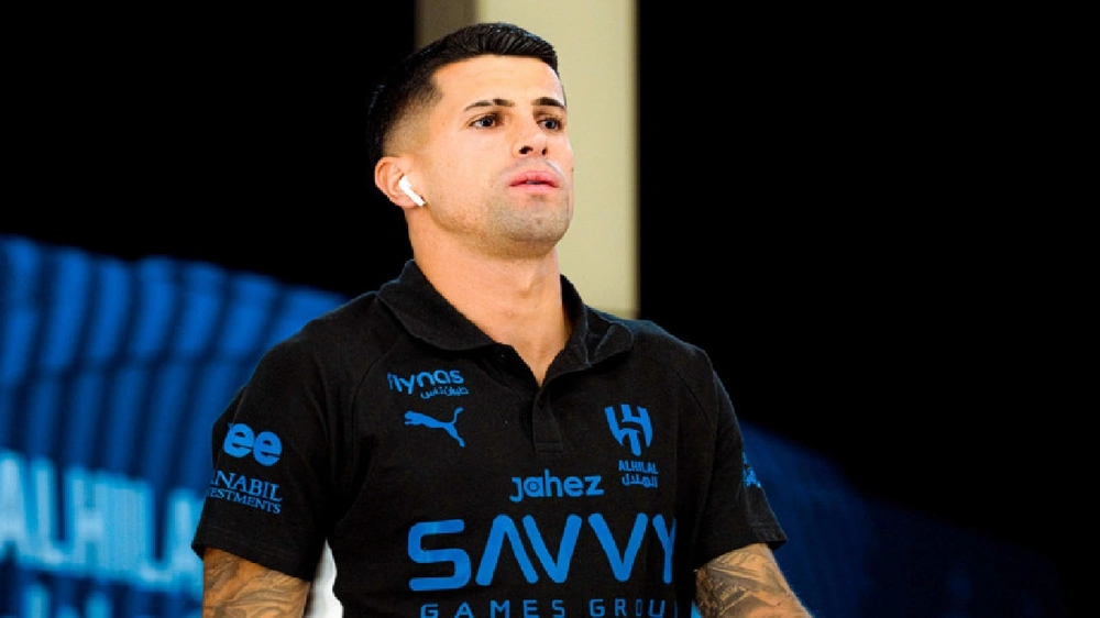 إنزاجي يرفض إعادة كانسيلو ويحتفظ بالقائمة الحالية