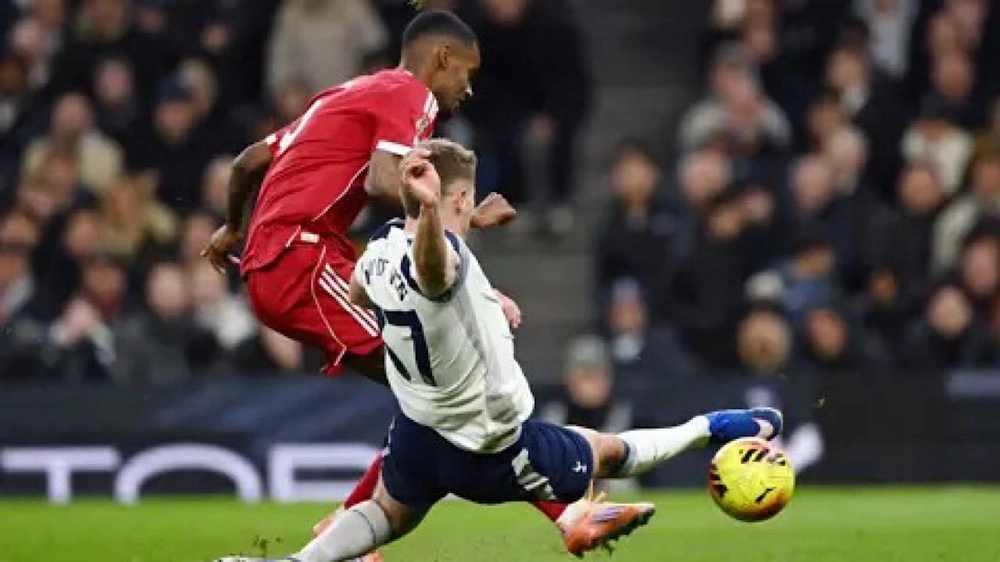 الإصابة تهدد بإنتهاء موسم ألكسندر إيزاك مع ليفربول