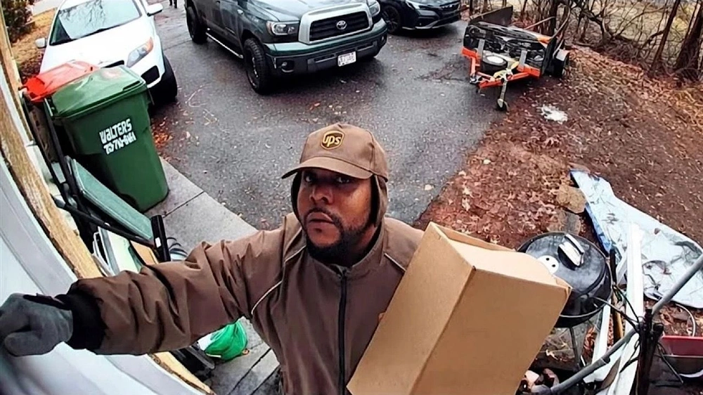 زوار مزيفون ينهوا حياة عائلة بأكملها