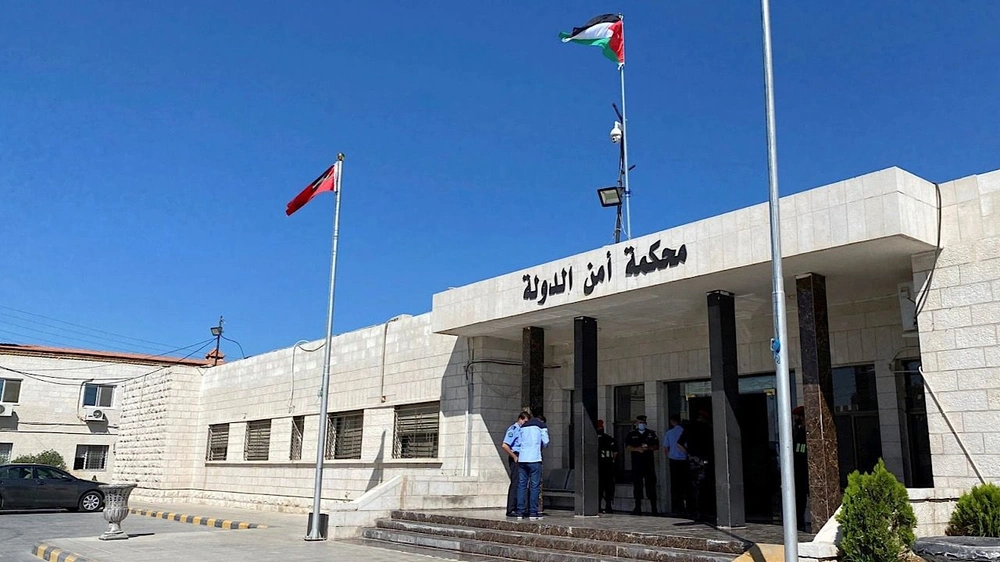 الحبس عامًا لرجل أعلن بيع كليته عبر فيسبوك