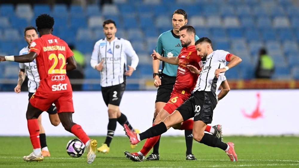 القادسية يعود للانتصارات بفوز مثير على الشباب