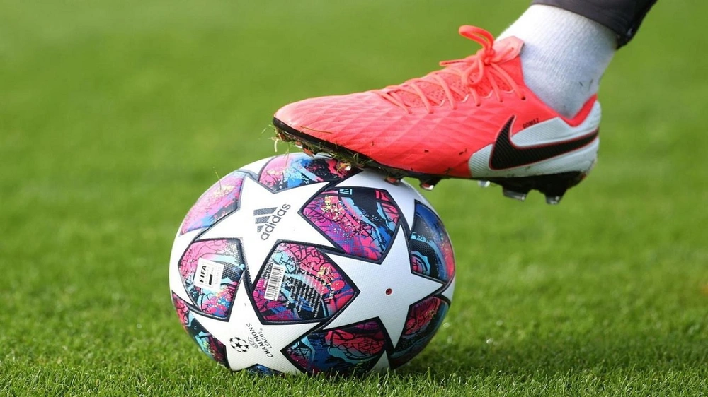 الفيفا” وإيفاب يقتربان من اعتماد “قانون فينجر” لتعديل التسلل