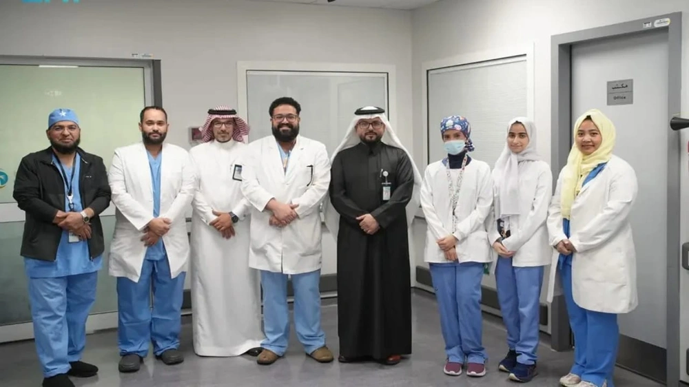 استئصال ورم بالقولون عبر الروبوت الجراحي بمدينة الملك عبدالله الطبية
