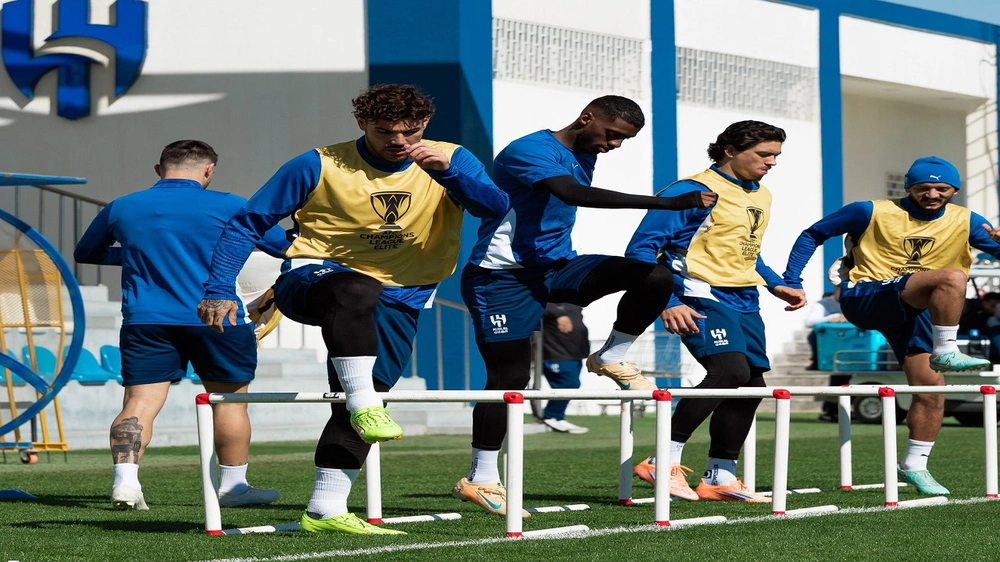 الهلال يواصل تدريباته استعدادًا للشارقة