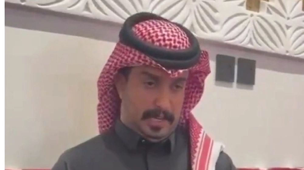 مواطن يخاطر بحياته لإنقاذ 6 معلمات تعرضن لحادث مروري.. فيديو