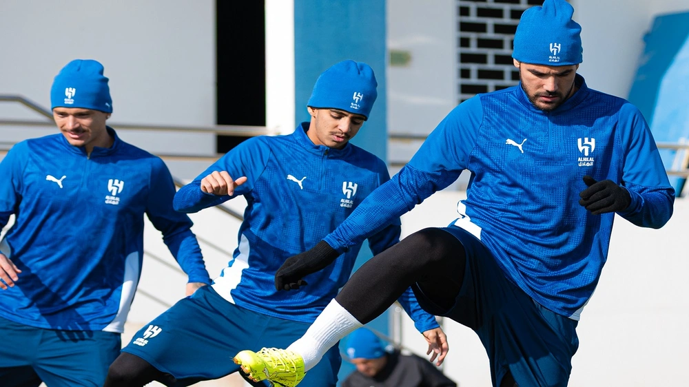 بعثة الهلال تغادر إلى الشارقة غدًا