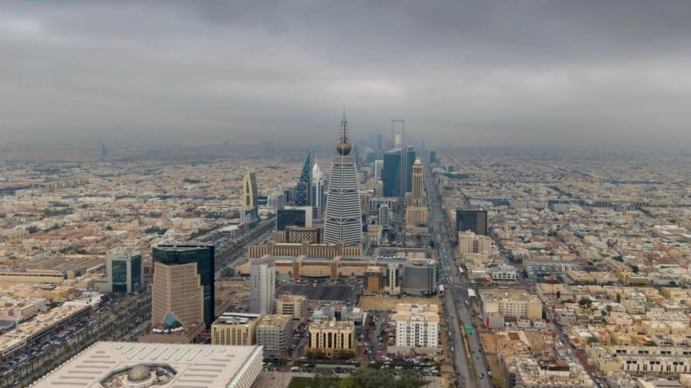 الدفاع المدني يحذر من أمطار غزيرة على الرياض