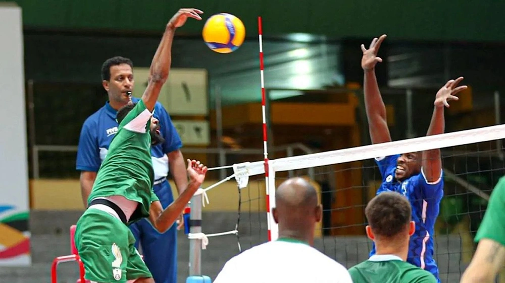 الأهلي يحسم قمة الهلال ويعزز صدارته للدوري الممتاز للكرة الطائرة