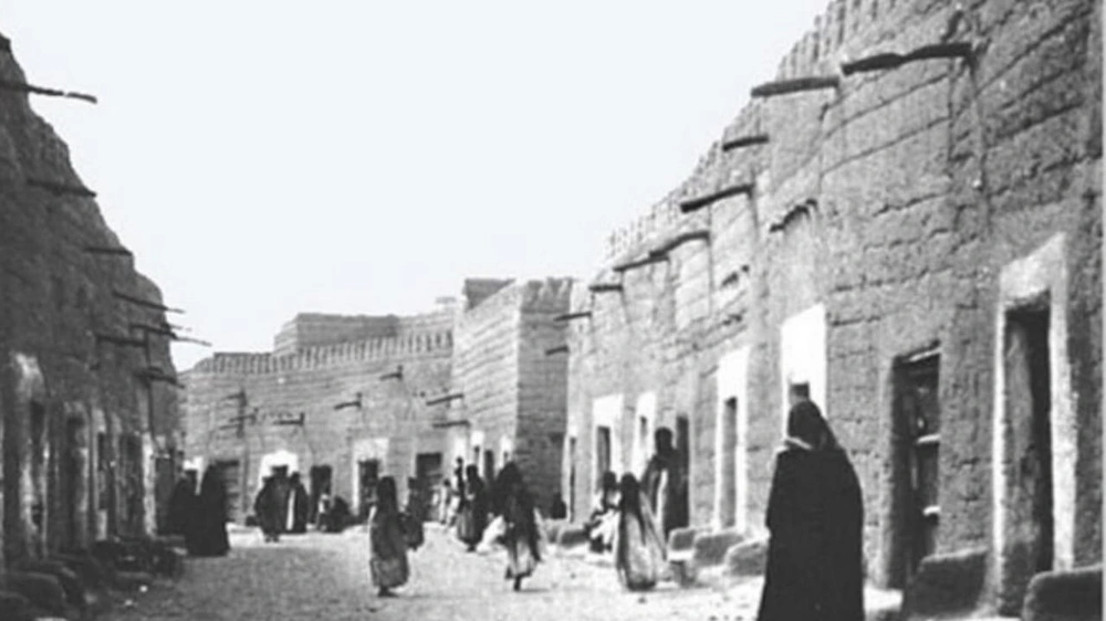 صورة نادرة لسوق برزان تكشف لمحات من الحياة قبل أكثر من 100 عام