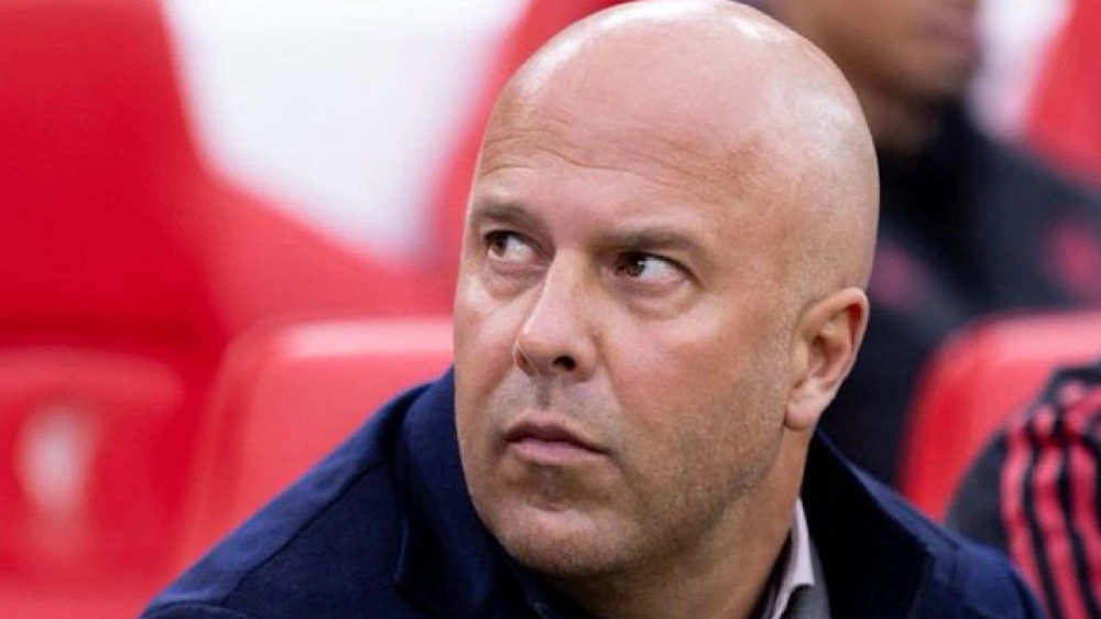 أرني سلوت يكشف حقيقة إصابة إيزاك  ومدة غيابه