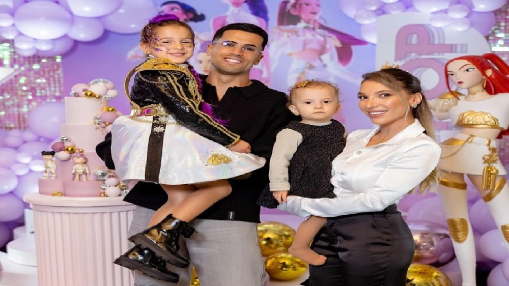 كانسيلو يحتفل بعيد ميلاد ابنته وسط أجواء دافئة.. صور