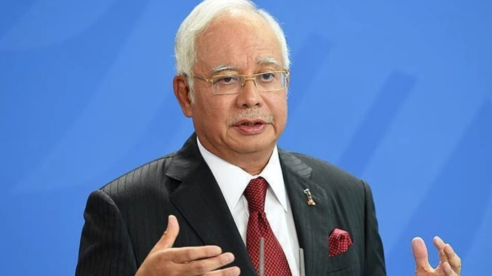 السجن 15 عامًا لرئيس وزراء ماليزيا السابق في قضايا فساد كبرى