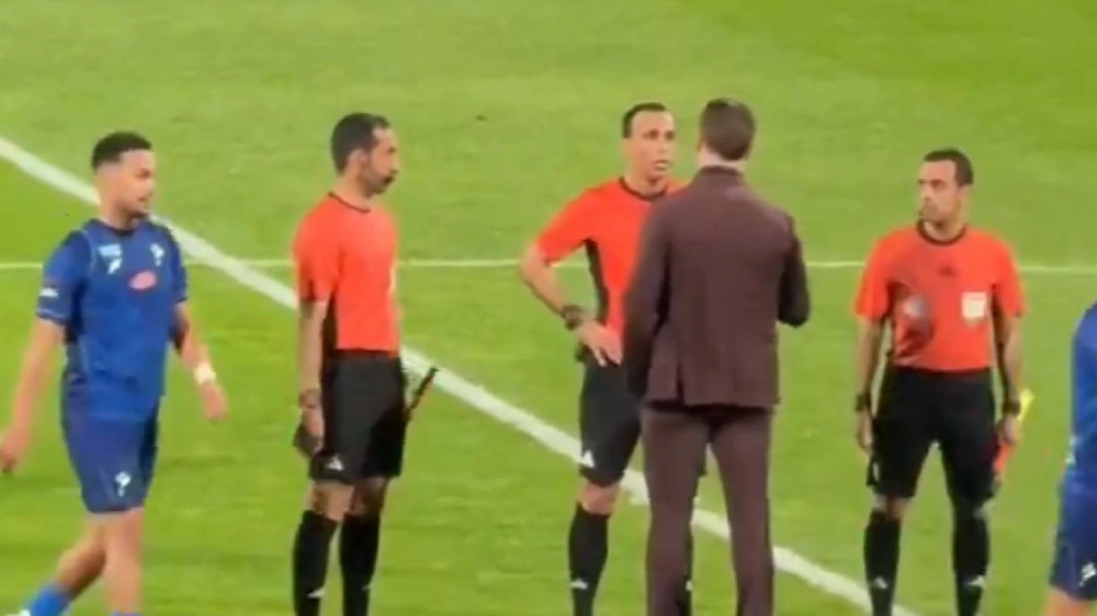 يايسله يتوجه للحكم بعد خسارة الفتح .. فيديو