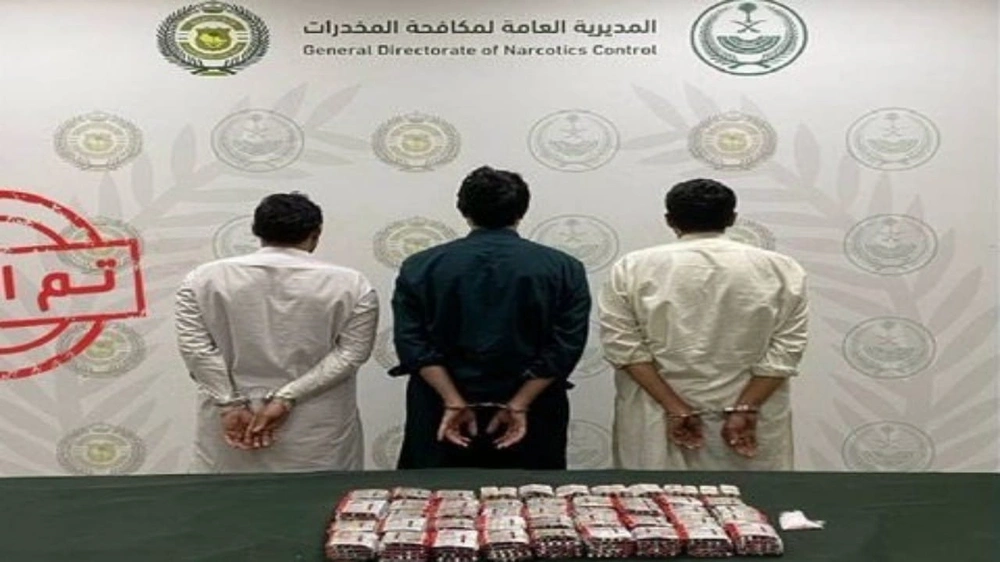 القبض على 12 شخصًا لترويجهم وتهريبهم مواد مخدرة