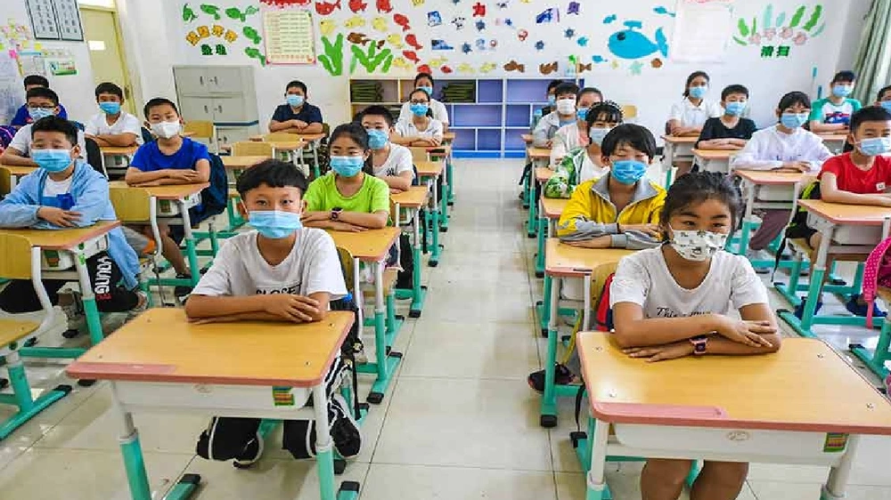 معاقبة معلمة تمنت إصابة طلابها بمرض