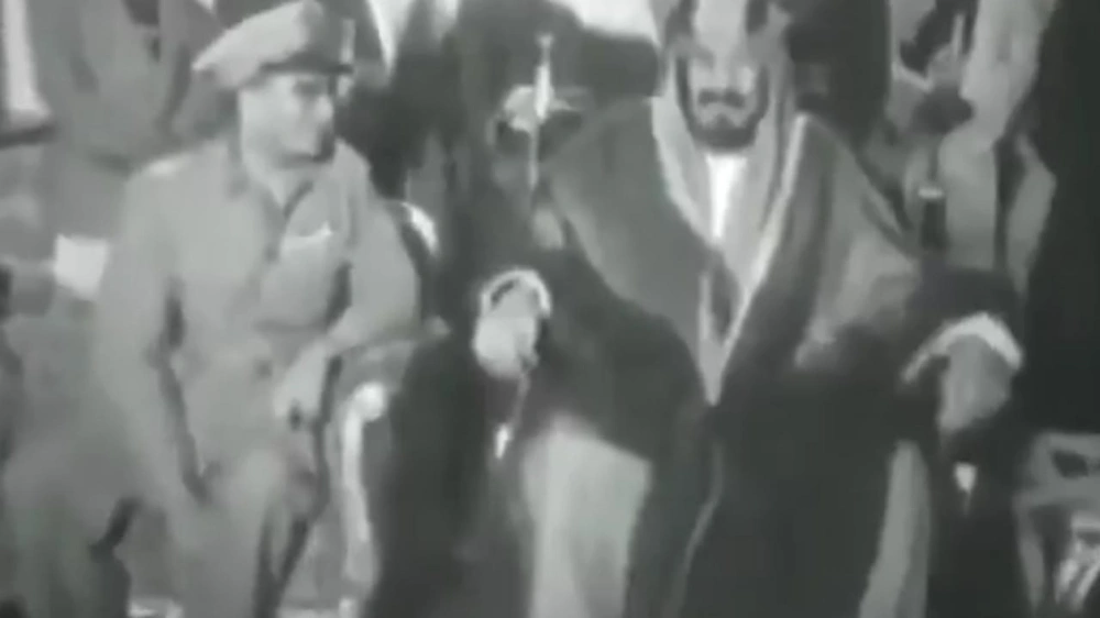 لقطات نادرة لاستقبال الملك عبدالعزيز للرئيس المصري في الطائف قبل 74 عامًا .. فيديو