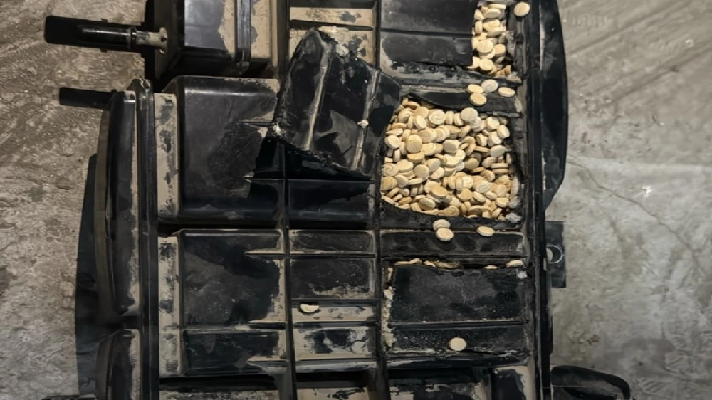 ضبط 20 ألف حبة مخدرة مخبأة في محرك سيارة بالأردن