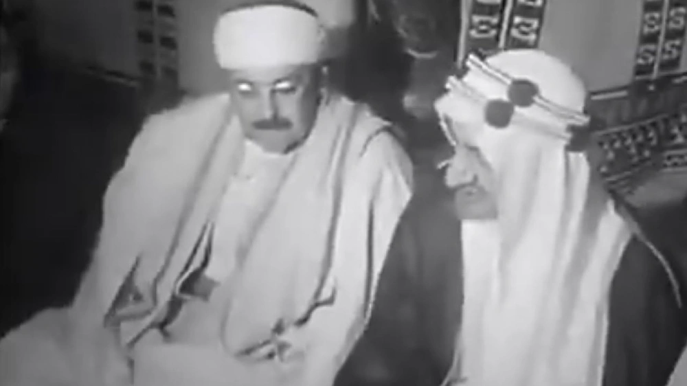 جولة الملك فيصل بن عبدالعزيز في الجامع الكبير بتونس قبل 60 عامًا  .. فيديو