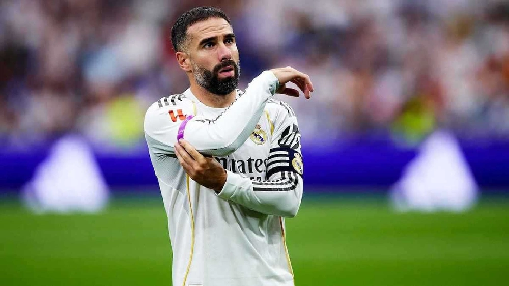 ريال مدريد يخطط لتجديد عقد كارفخال