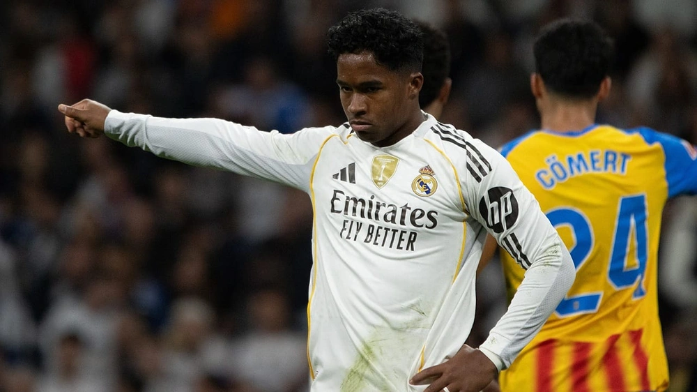 ريال مدريد يوافق على إعارة نجمه إلى ليون