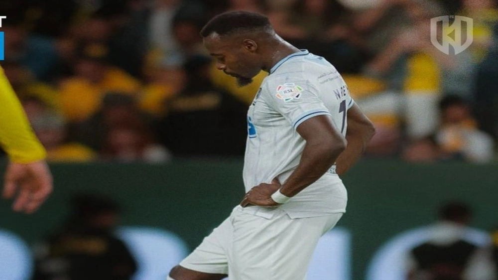 إصابة خالد نازي باسترواح هوائي في الرئة نتيجة كسر في الأضلع