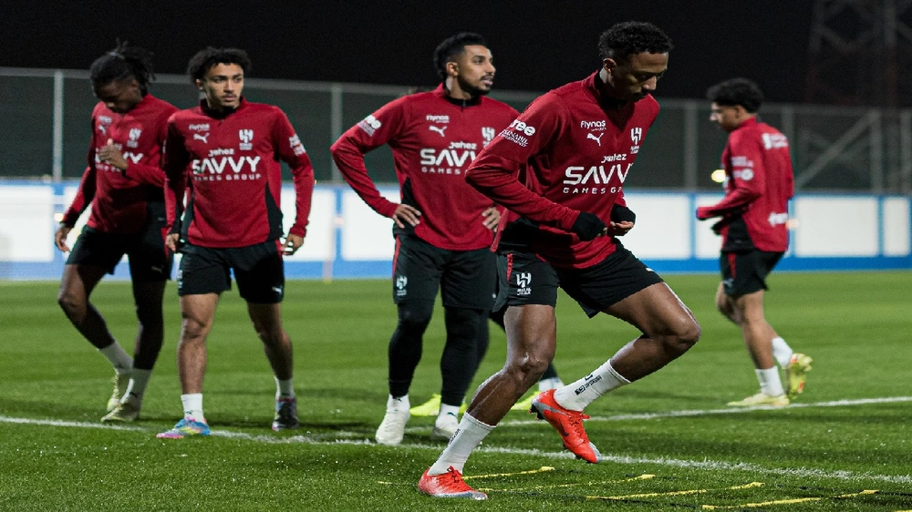 الهلال يختتم تحضيراته لمواجهة الخليج.. صور