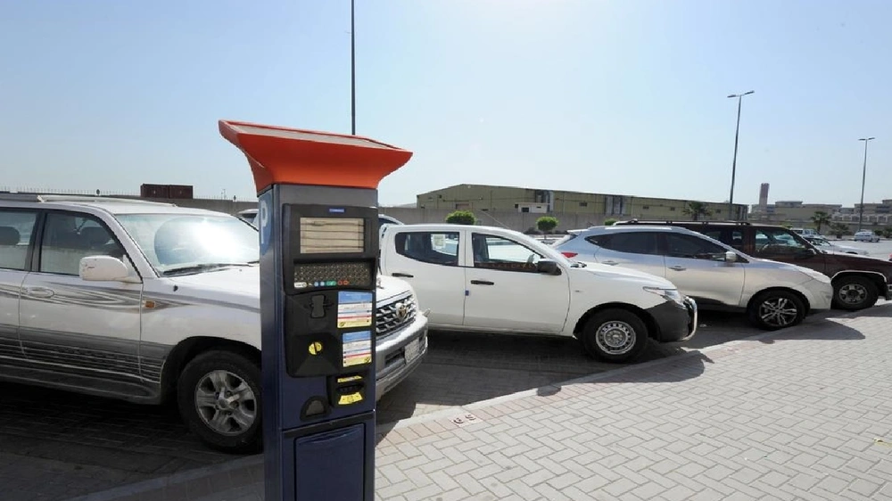 بدء تطبيق نظام مواقف السيارات مدفوعة الأجر بوسط جدة غدًا