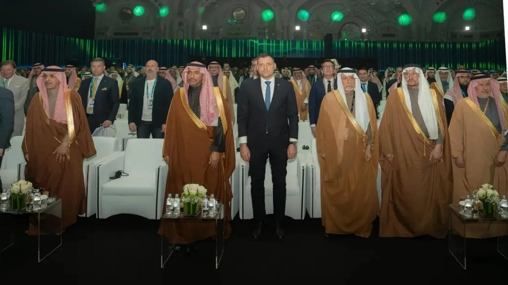 وزير الصناعة يفتتح النسخة الخامسة من مؤتمر التعدين الدولي