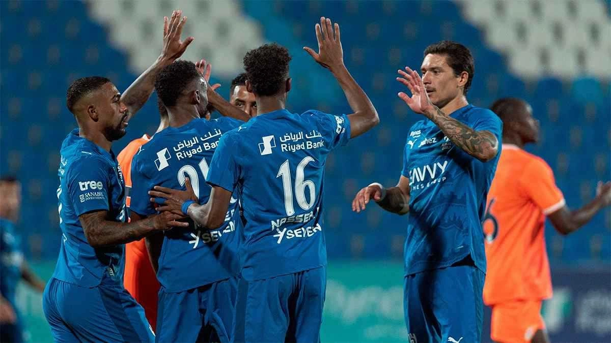 غيابات مؤثرة للهلال في لقاء الرياض
