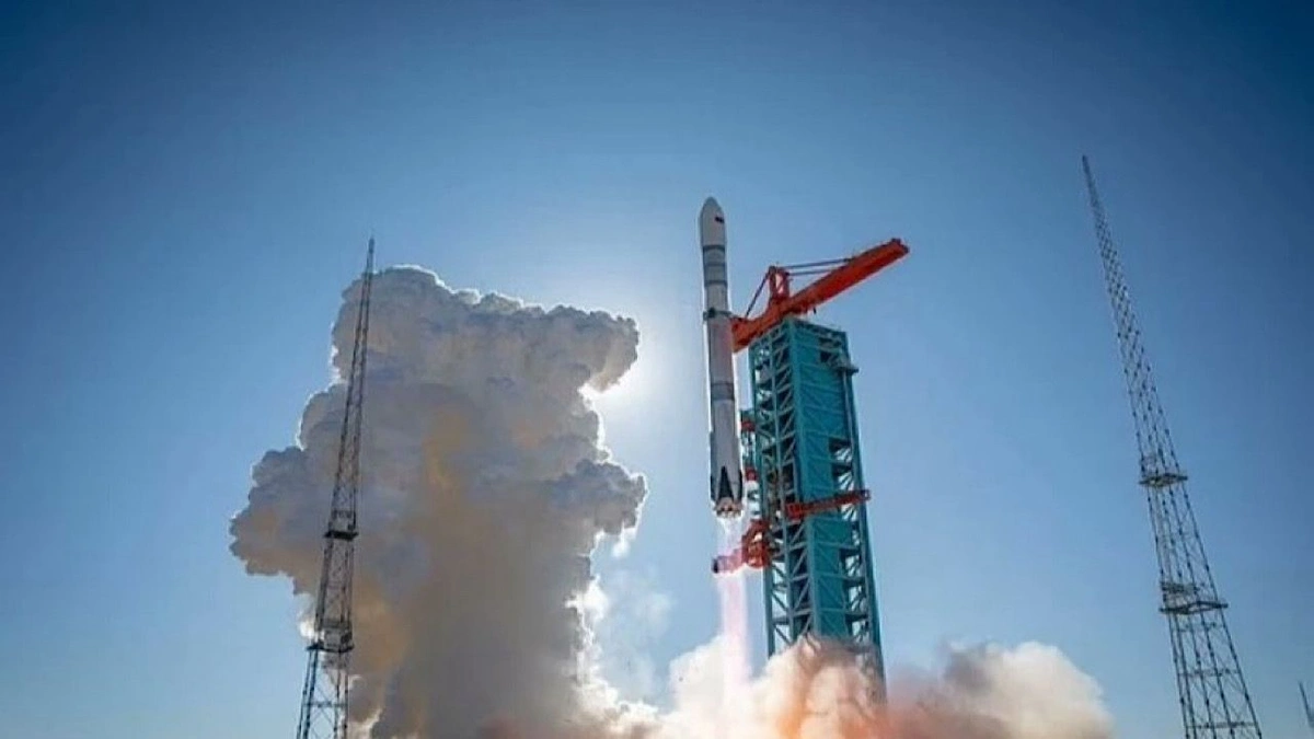 الحكومة البريطانية ترفع جاهزية الإنذار تحسبًا لسقوط صاروخ صيني