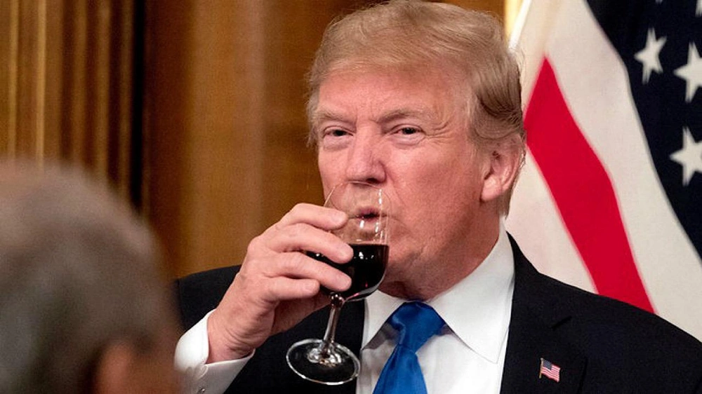 ترامب يكشف عن مشروبه المفضل وسر صفاء ذهنه