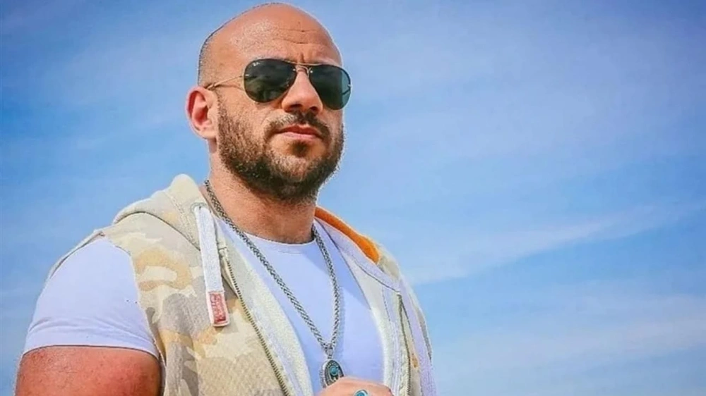 أحمد مكي يحرر محضراً ضد مديرة أعماله بسبب خلاف مالي