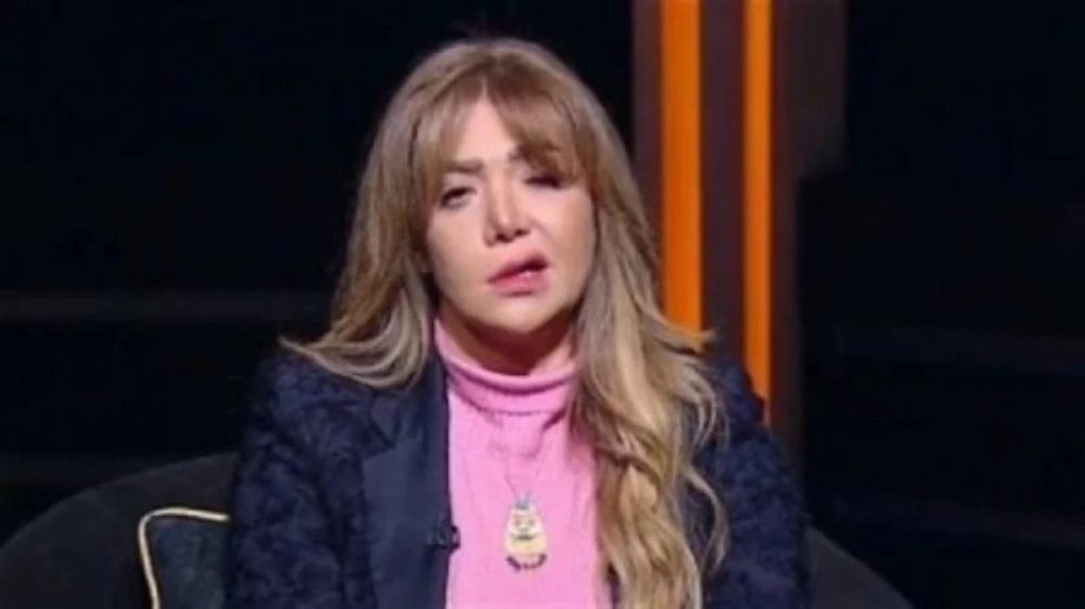 الممثلة المصرية لقاء سويدان تعلن إصابتها بالعصب السابع.. فيديو