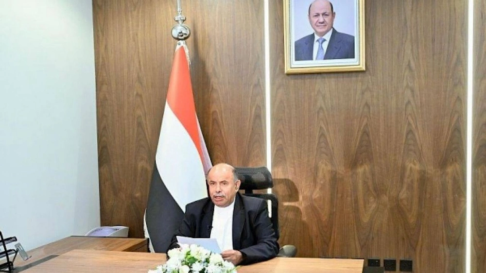 محافظ حضرموت يعلن استلام المعسكرات سلميًا