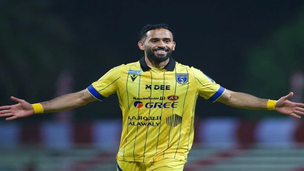 مندش يقترب من الهلال