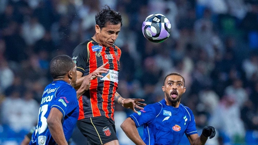 الفتح يهزم الرياض بثلاثية