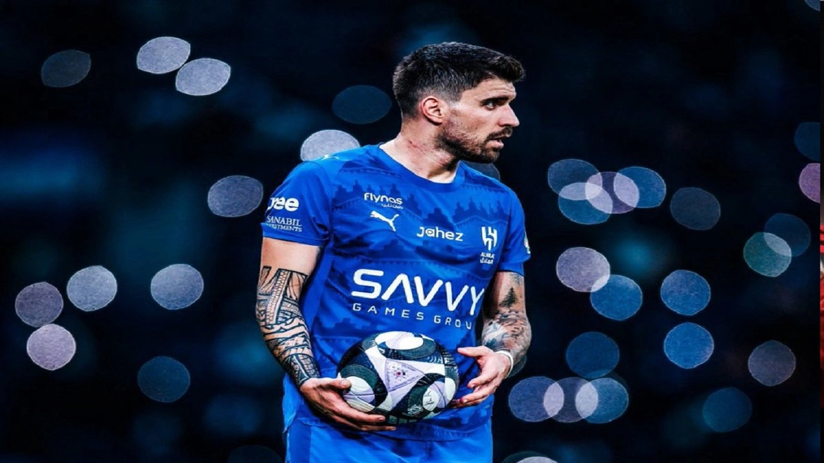 نيفيز يقترب من تجديد عقده مع الهلال