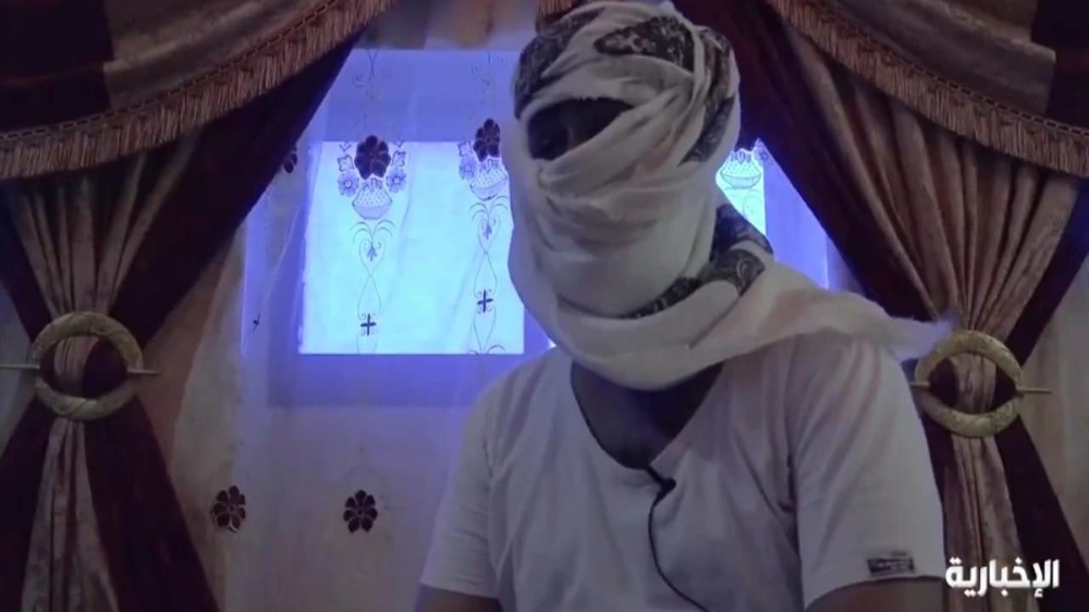 معتقل يمني في سجن قوات أبوظبي بالمكلا يكشف دور “الدكتور الإماراتي” في تعذيبه.. فيديو