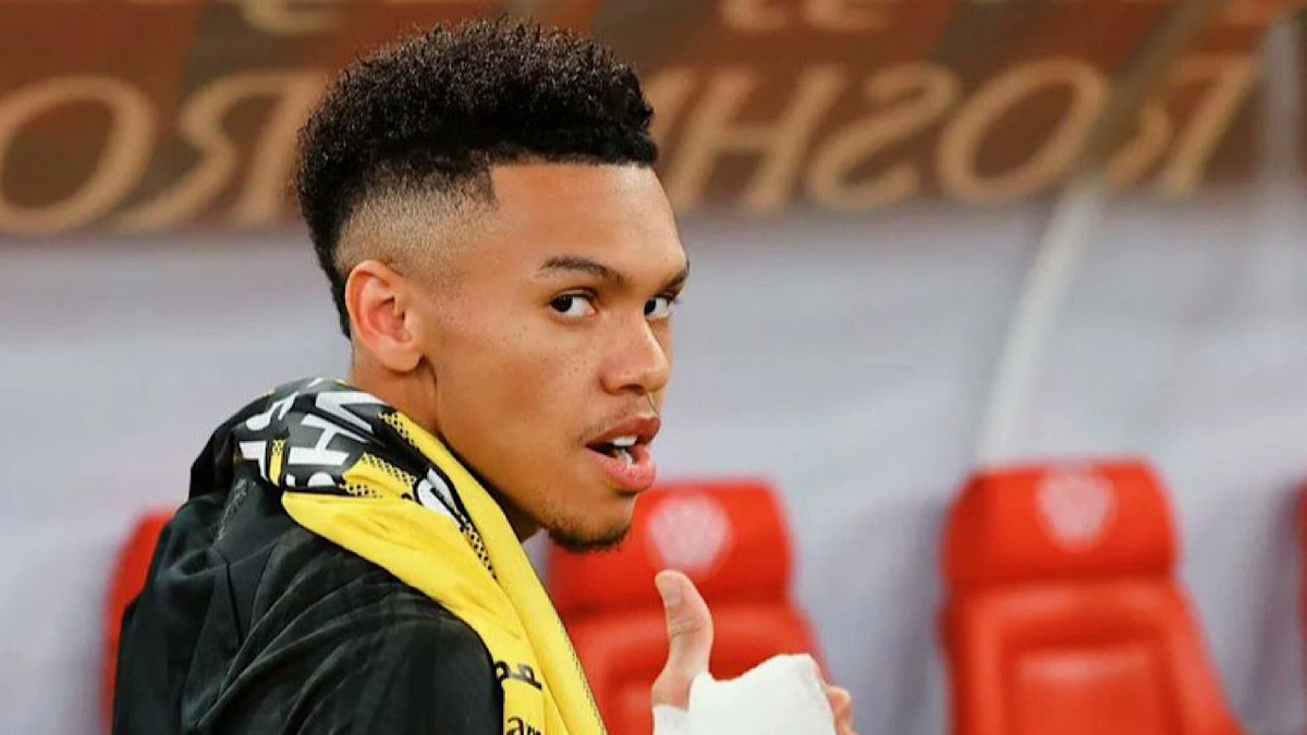 لاعب الاتحاد يقترب من ملاعب الأخدود