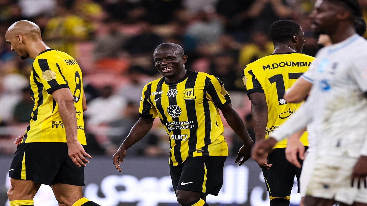 الاتحاد يفوز على الأخدود بثنائية