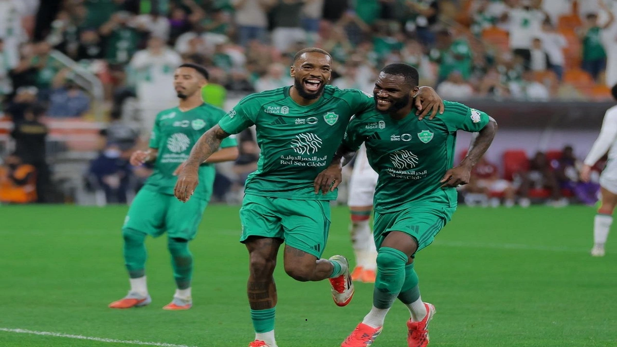 الأهلي يمطر شباك الاتفاق برباعية..صور