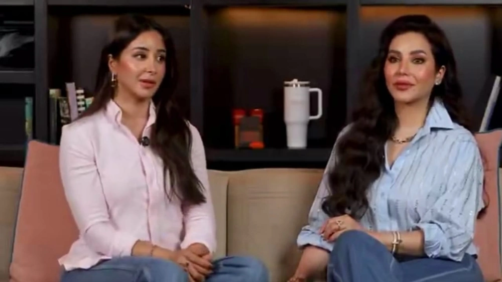 موقف طريف بين لجين وأسيل عمران بسبب كاميرا المراقبة.. فيديو