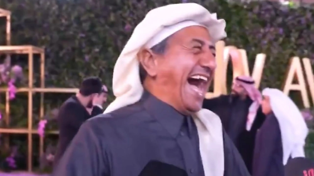 القصبي مازحًا: سأعلن فريقي المفضل عندما يتوقف عن إحراجنا.. فيديو